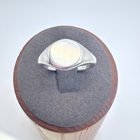 VTG Solid Sterling Silver 925 Oval Signet Style Tapered Band Ring Size 8.25 - Picture 1 of 8